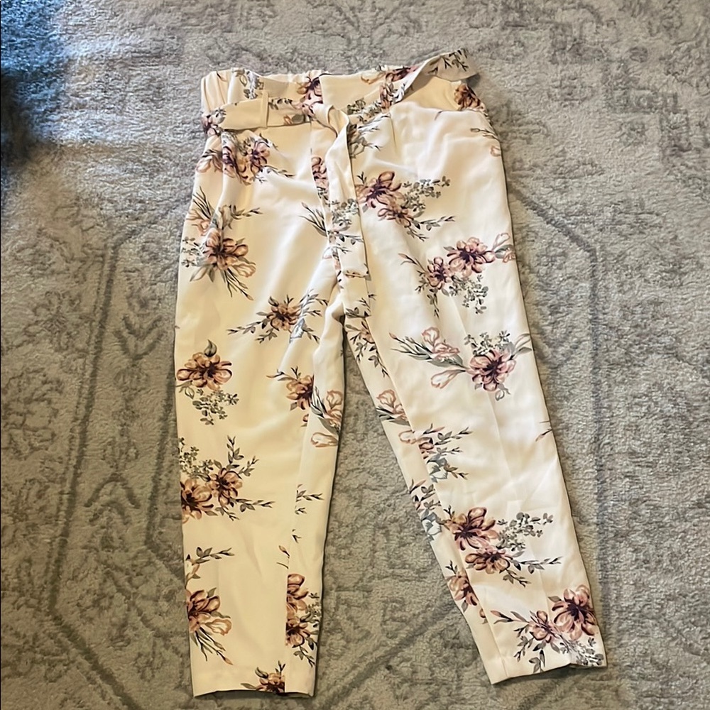 Cute floral pants!
